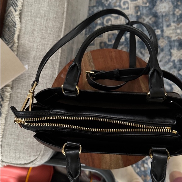 Michael Kors Reed Signature Logo Small Sachet Handbag- ***RESERVED FOR HEATHER** - Picture 9 of 9